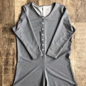 RARE ALBION FIT ROMPER PAJAMAS (SMALL)